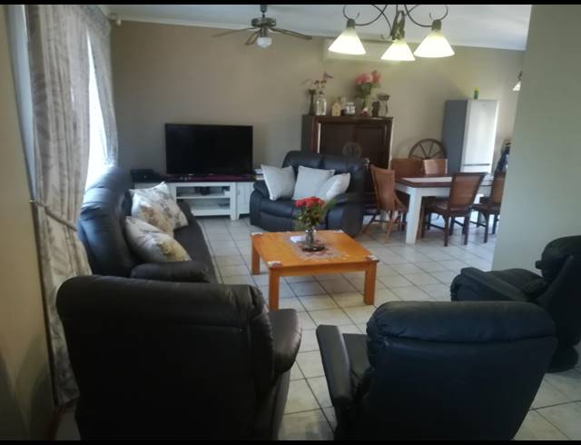 3 BEDROOM HOUSE TO LET IN SAFARI GARDENS
